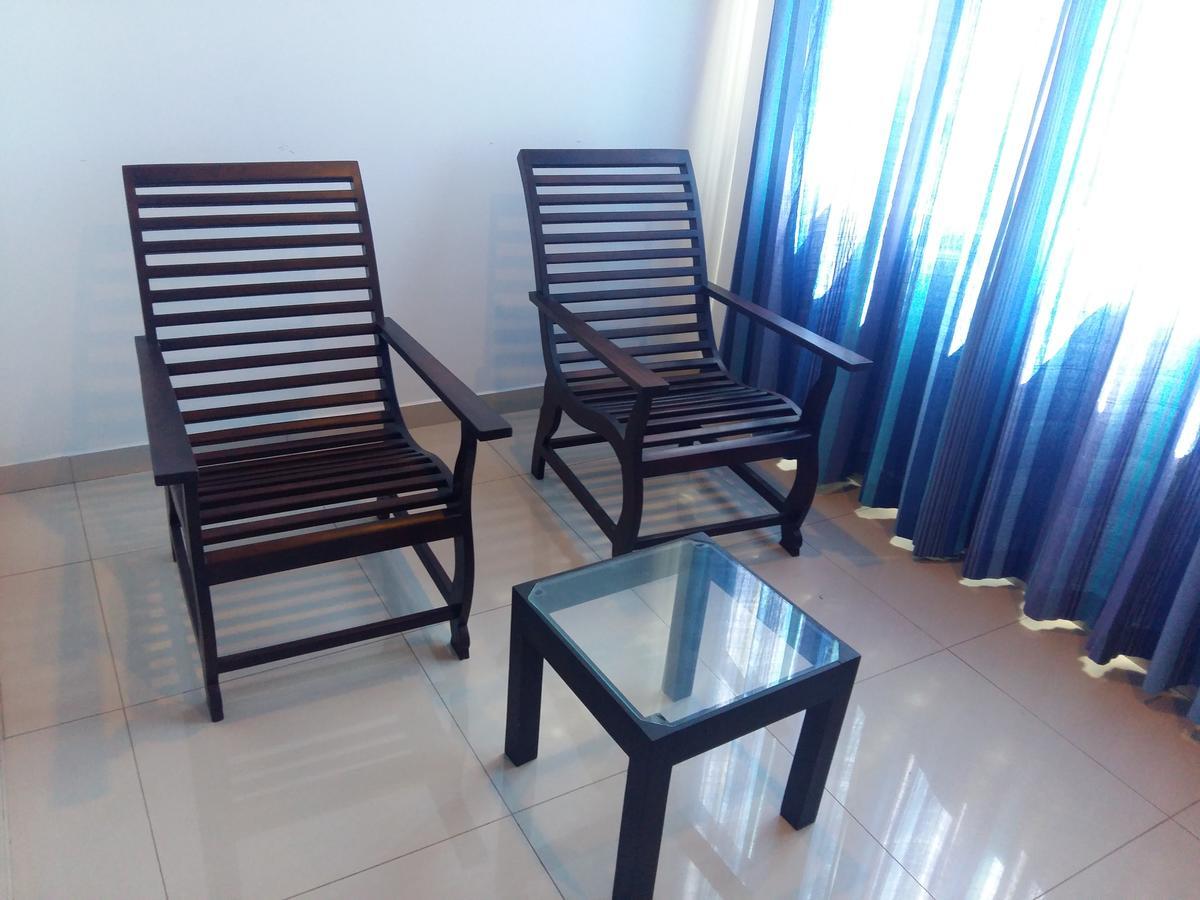 Mars Hotel Тангалла Экстерьер фото