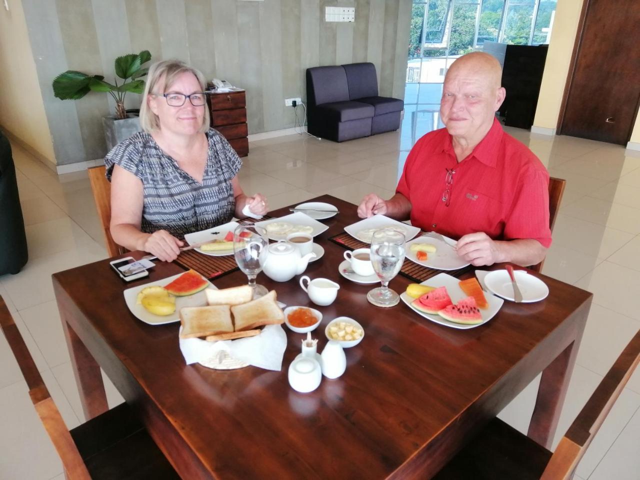 Mars Hotel Тангалла Экстерьер фото