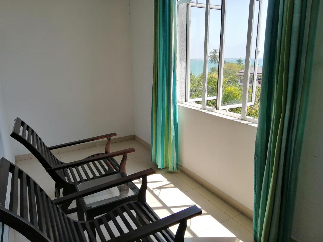 Mars Hotel Тангалла Экстерьер фото