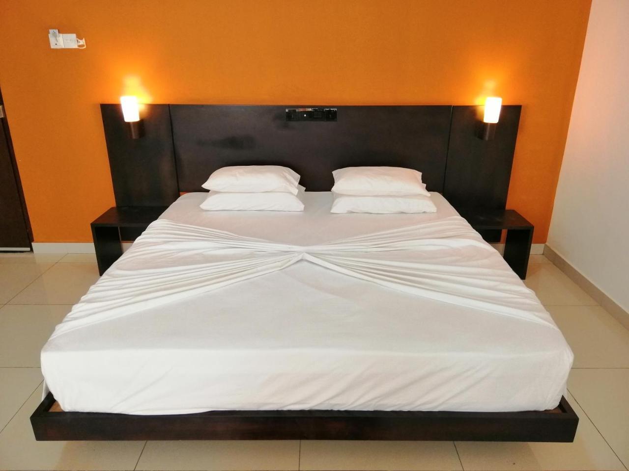 Mars Hotel Тангалла Экстерьер фото