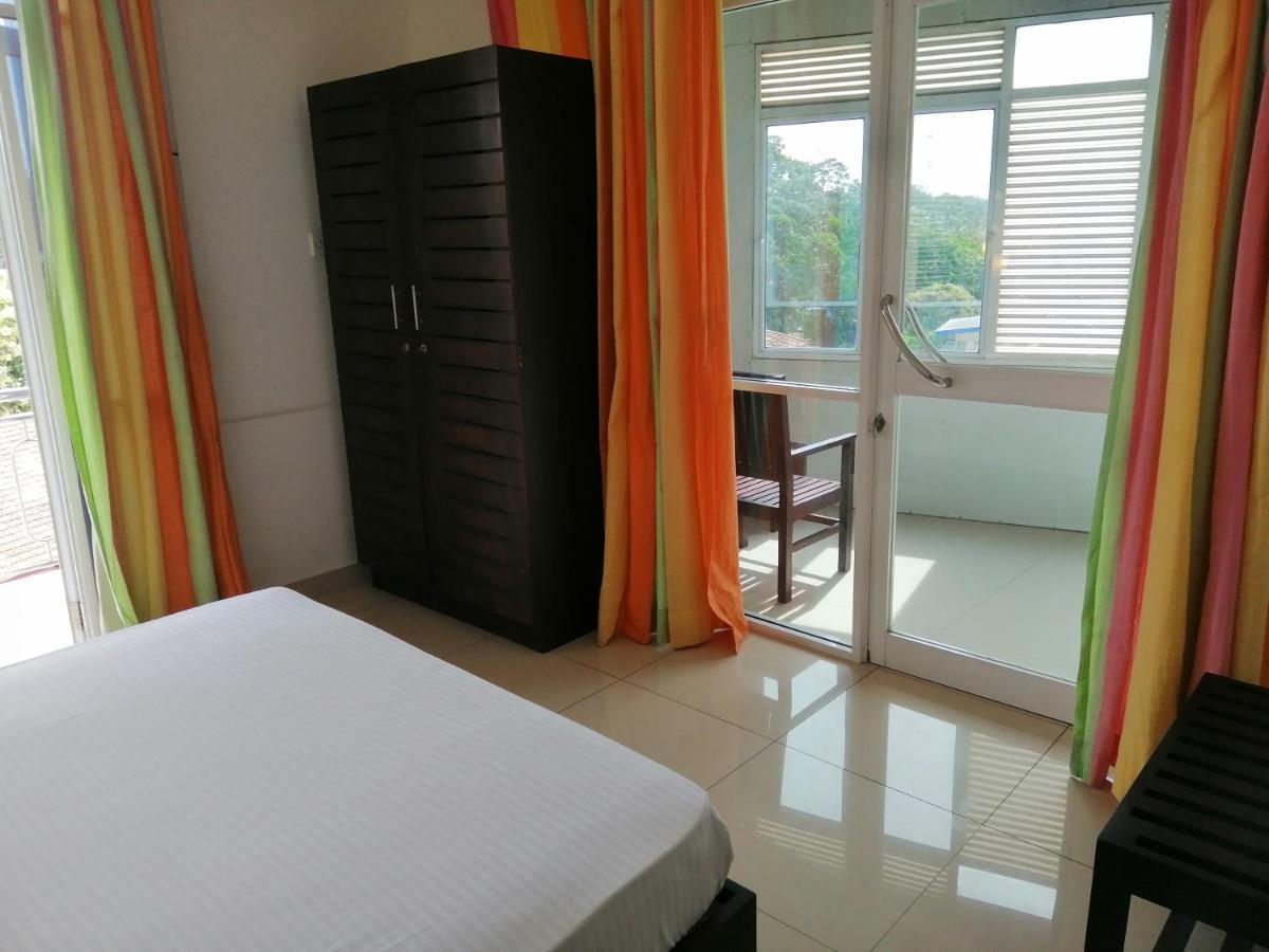 Mars Hotel Тангалла Экстерьер фото